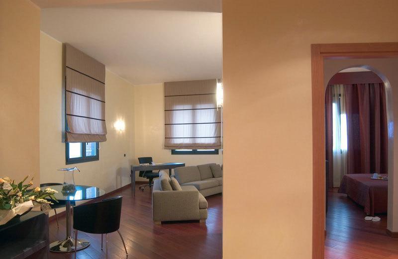 B&B Hotel Сассуоло Экстерьер фото